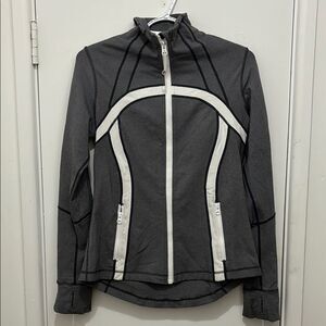 Lululemon Women's Gray and White Jacket